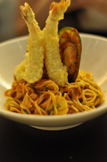 Angel hair with prawns