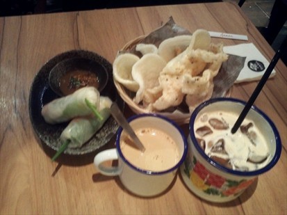 Summer Rolls, Cracker & Drink