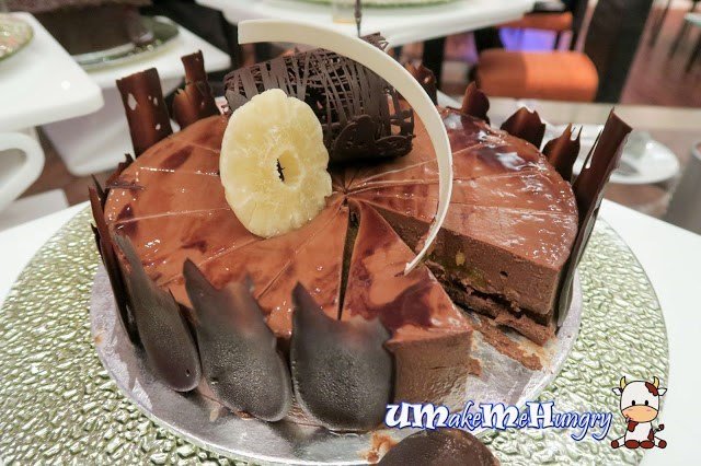 Chocolate Pineapple Cake The Square S Photo In Clarke Quay Singapore Openrice Singapore